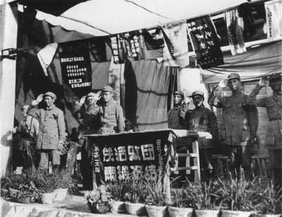 1939年，刘少奇出席抗日军政大学成立三周年纪念大会