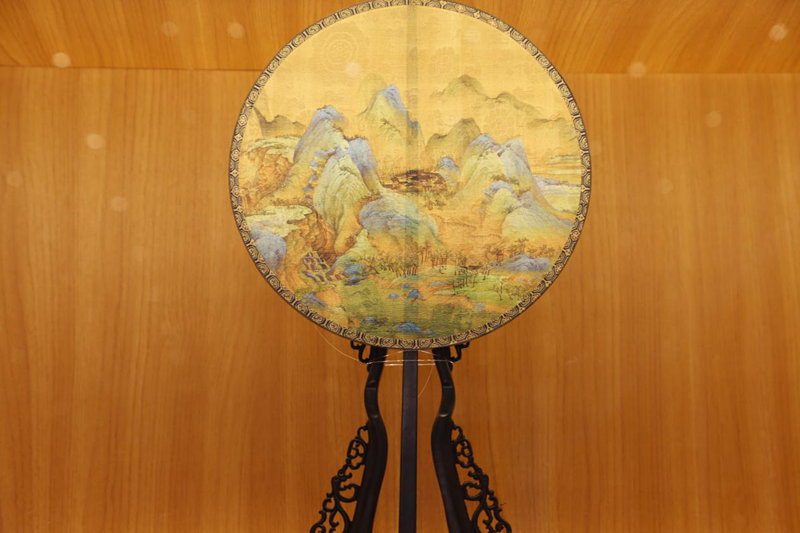 千里江山团扇