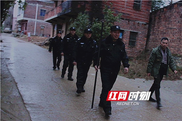 新田：义务联防队成立 构建群治安全网