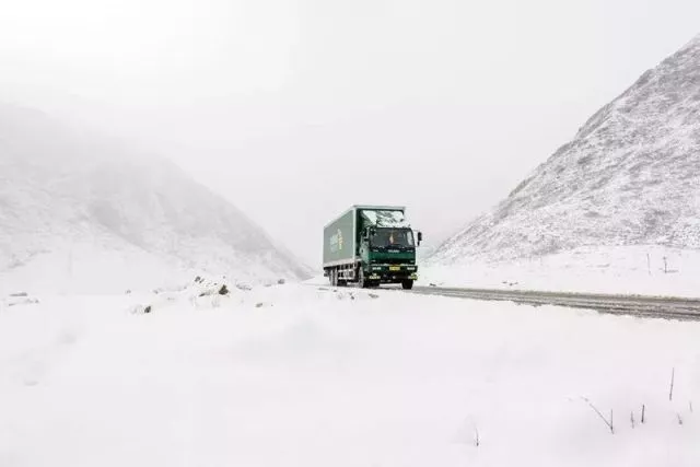 他是孤独的“航标”，也是幸福的使者