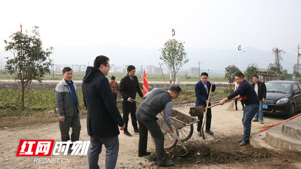 江永:全力整治村庄环境卫生痛点