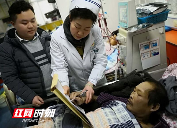 道县:不动产登记上门服务为民解忧