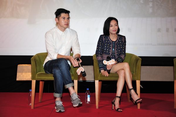 惠英红陈家乐倾听观众感受