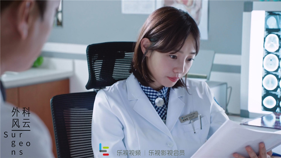 靳东白百何主演的都市行业励志题材电视剧《外科风云》,正在乐视视频