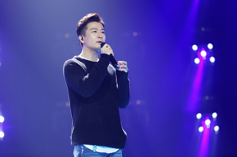 于毅亮相北京卫视春晚 "跨界歌王团"再次重聚