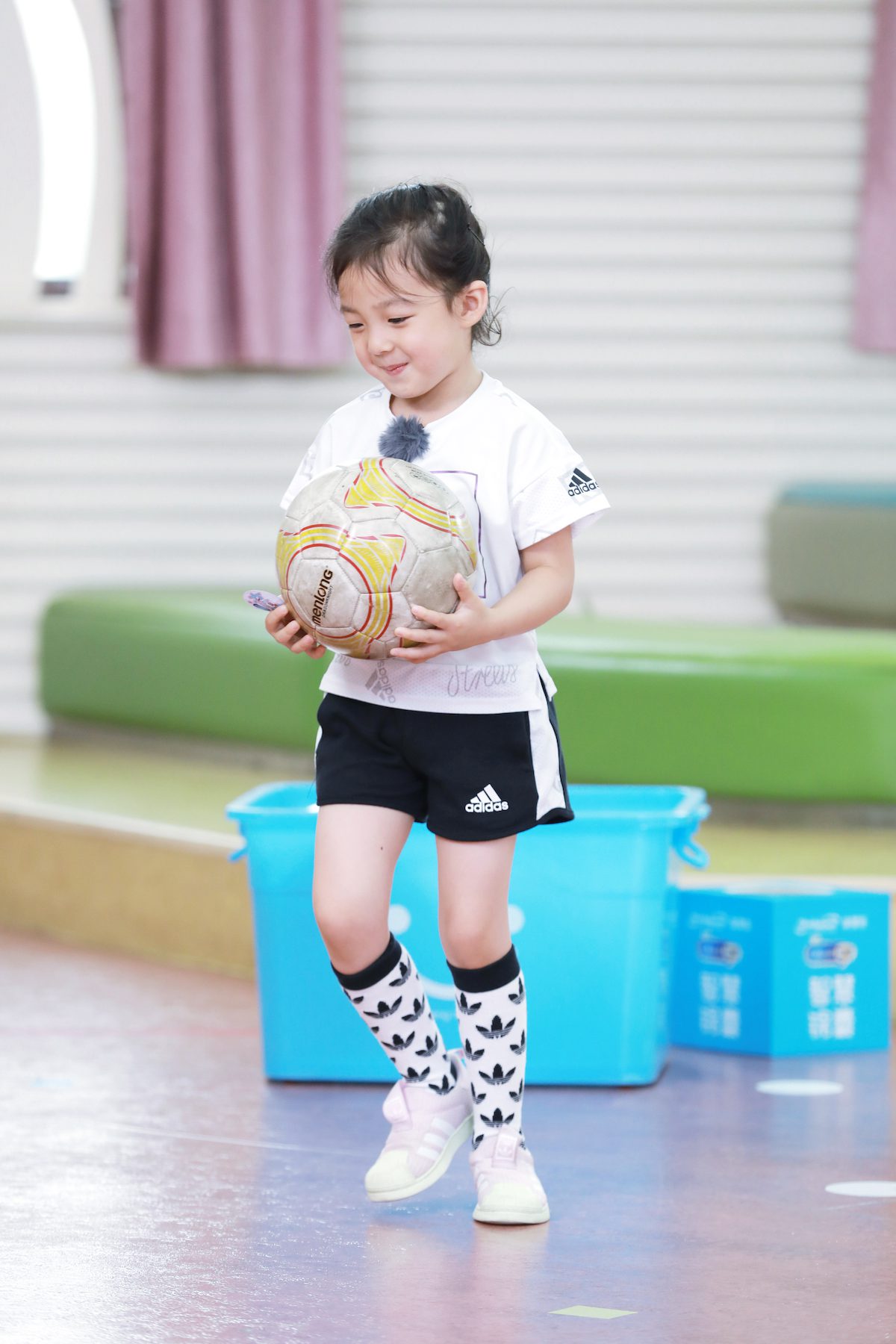 童言有计叶一茜爆小亮仔森碟趣事小泡芙再成团宠