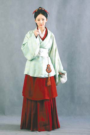 里演郭襄的杨幂,昨日正式被宣布成为新版《红楼梦》的晴雯,值得