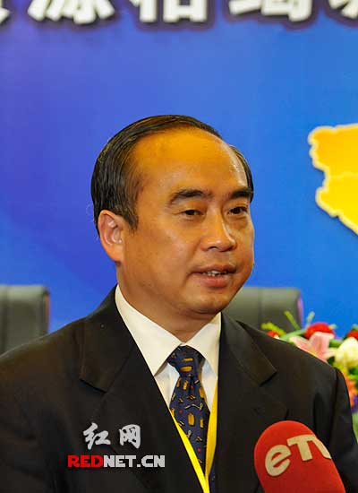 娄底市委书记林武表示,转型之路会很艰巨,但必须得走.