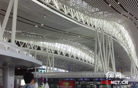 长沙黄花机场t2航站楼建筑大气,美观