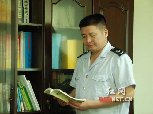 李献忠:惠民是基层地税部门创先争优的根本所在_税务频道_红网