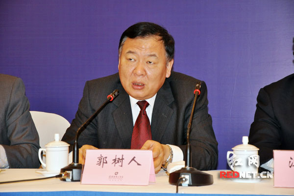 湖南市县乡党委精简换届市州党政正职平均年龄511岁