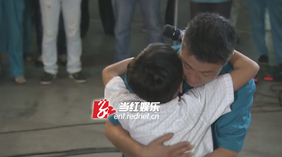 杨宗纬家访策划感恩 《新声代》催泪父亲节_娱乐头条_娱乐频道
