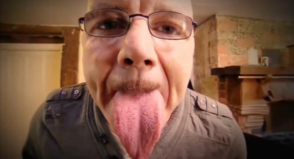 最"长舌男":英男子舌头长至惊人10厘米_环球要闻_湖南红网新闻频道