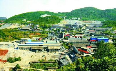 花垣县加紧两型矿山建设