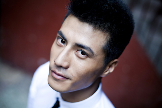 《绝命航班》曝首款海报 李晨浩闯入好莱坞视野