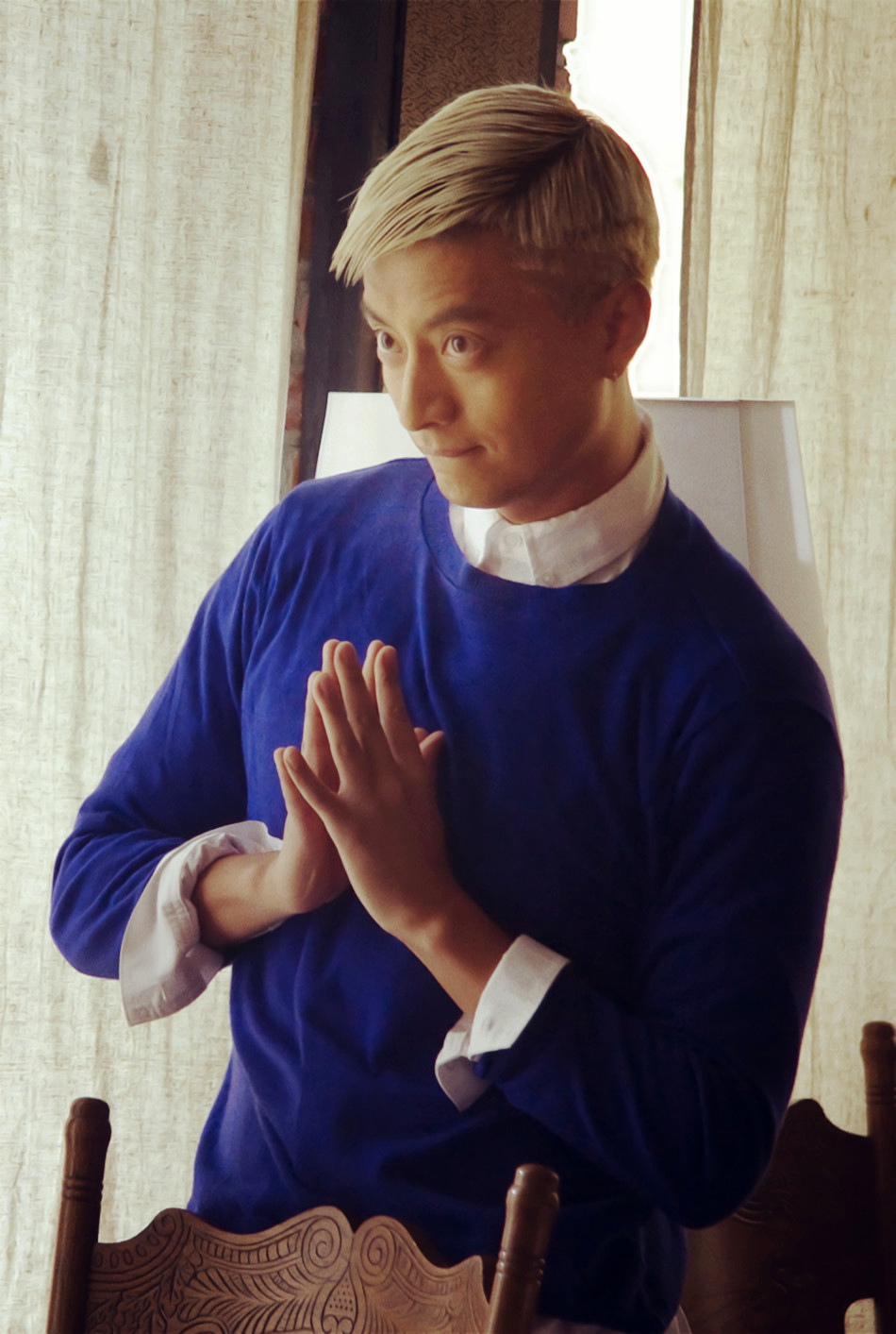 邵桐新戏白发抢镜 成《女人帮》时尚男闺蜜