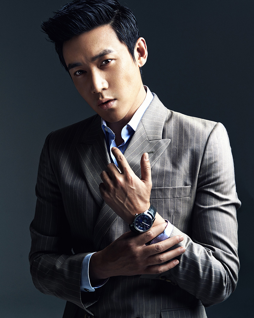 最近频频受邀登上杂志封面的陆毅近日再登《男人风尚》封面,全面归来