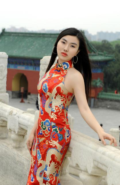 肖洋拍旗袍写真彰显东方女性美图