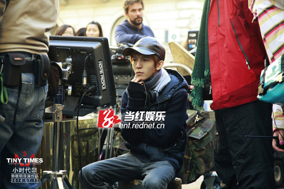 《小时代3》片场导演郭敬明认真导戏