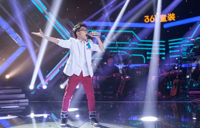 余家辉霸气演唱海阔天空