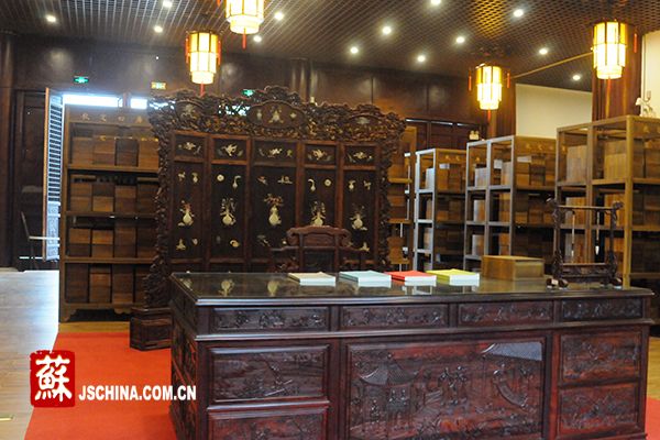 记者团探访扬州天宁寺行宫前世今生感受四库全书神奇魅力