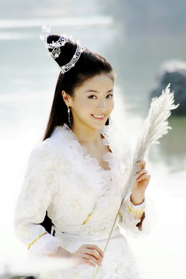 贡米战神四大卫视热播萌妹子秒变女战士