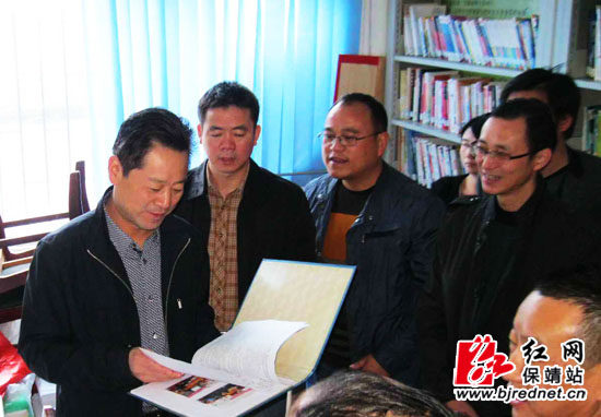 省政府办公厅副秘书长虢正贵到保靖迁陵镇调研低保工作