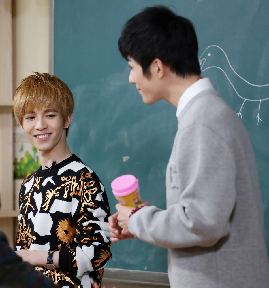 陈学冬郭敬明《一年级》互黑 烛光晚餐庆祝冬花100天_综艺要闻_娱乐