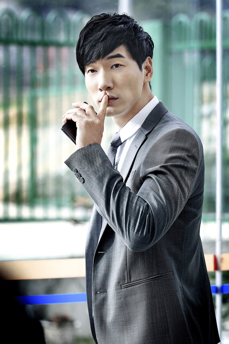 《男人帮·朋友》厦门热拍 张亮为练胸腹发声苦练绕口令