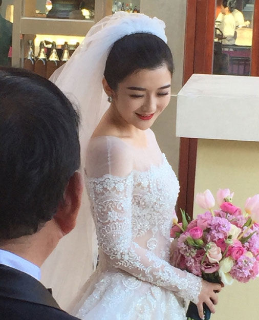 吴雅婷被指撞脸大s.