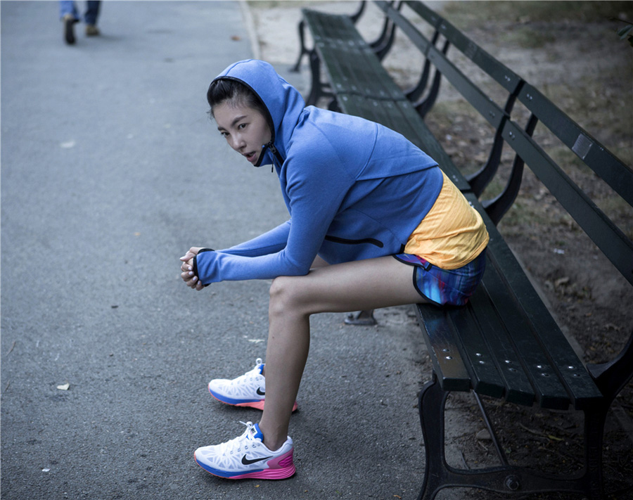 张雨绮纽约奔跑大片曝光以运动撞击时尚