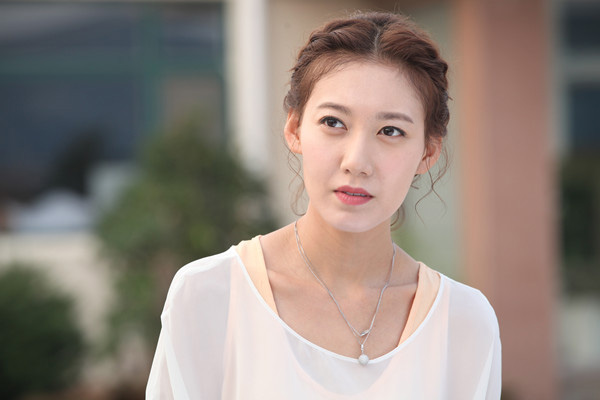 由高露,张译主演的都市轻喜剧《好男儿之情感护理》自3月4日播出后,在