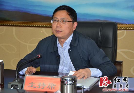 慈利县委书记,代县长邱初开主持会议