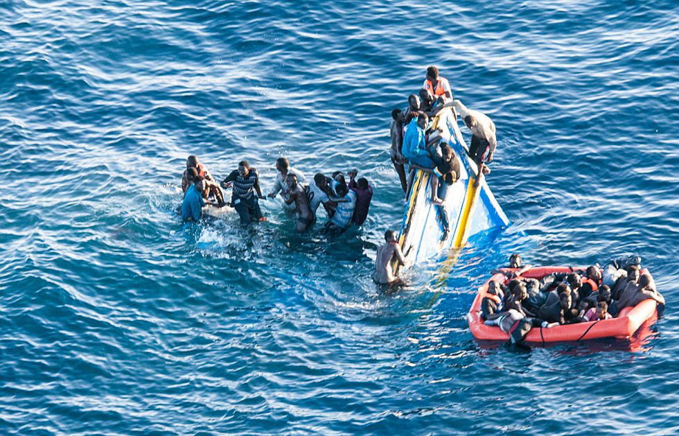 非洲偷渡船沉没瞬间曝光400多人挣扎求活组图