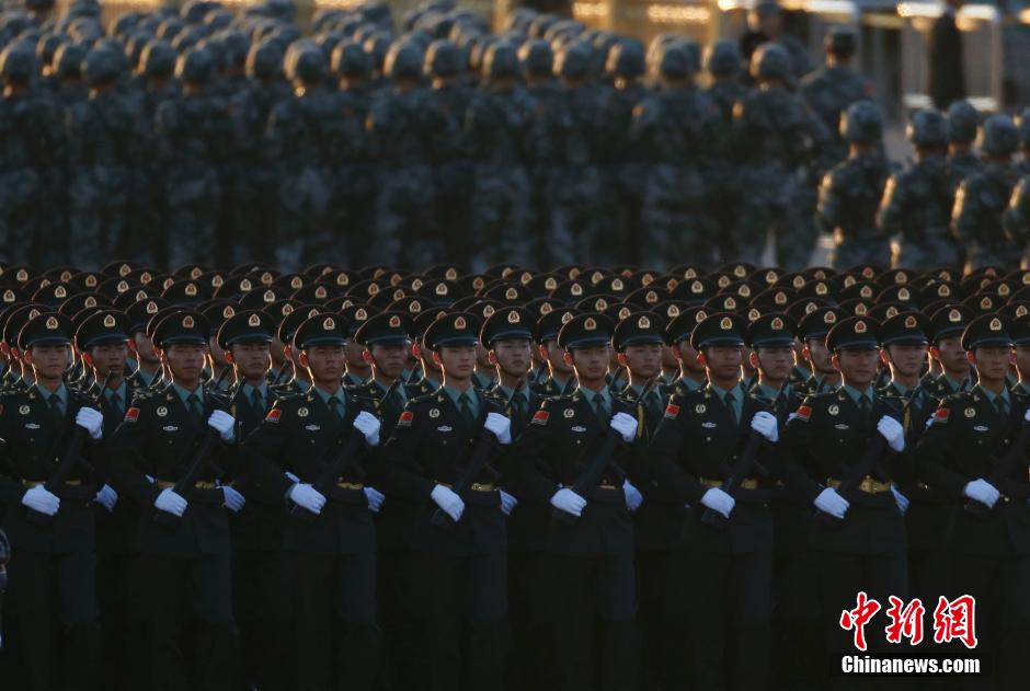 解放军阅兵部队集结准备受阅