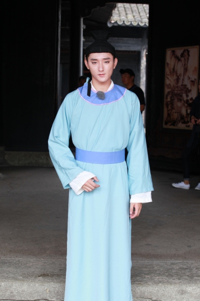 于小彤《穿越吧》回明代 掌管钱箱学理财