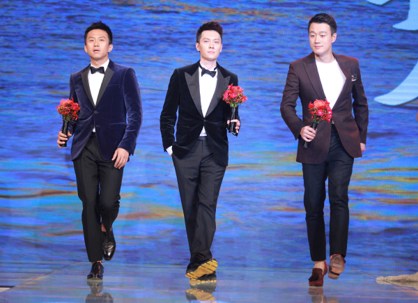 佟大为邓超冯绍峰花样t台秀爆笑全场