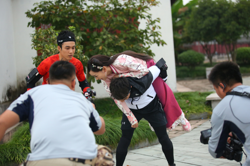 任务王杜淳《加速》扛美女狂奔 被tfboys实力惊呆