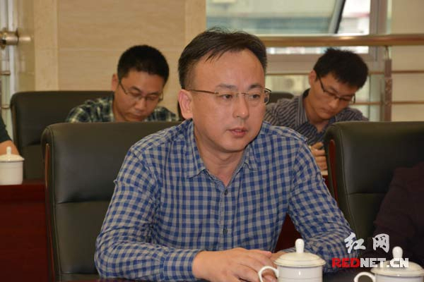 南县县委副书记,县长汤跃武.
