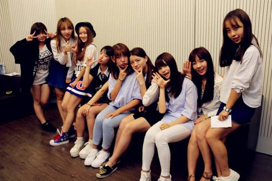 sing女团录音花絮照曝光 新歌《灵儿想叮当》温暖圣诞