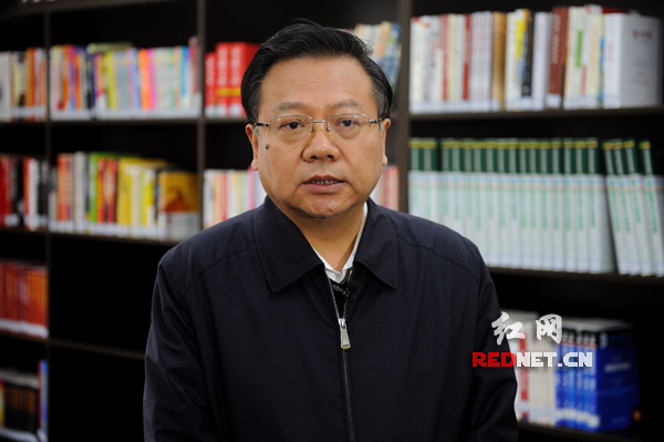 郴州市委书记易鹏飞接受红网时刻新闻记者专访.