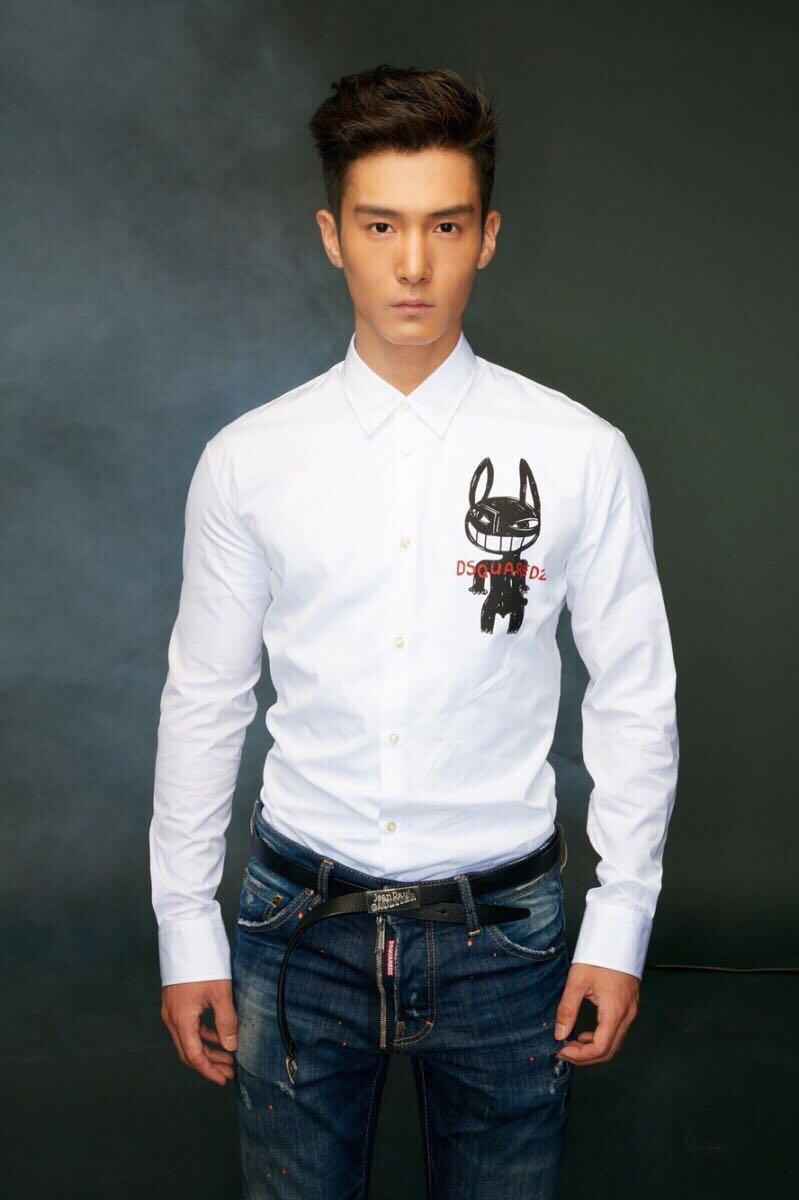 暖萌太子盛一伦现身闲鱼拍卖私人物品网友疯狂出价