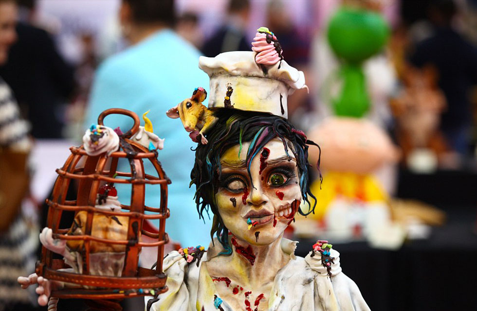 英国举行国际蛋糕装饰展 精美创意吸引眼球