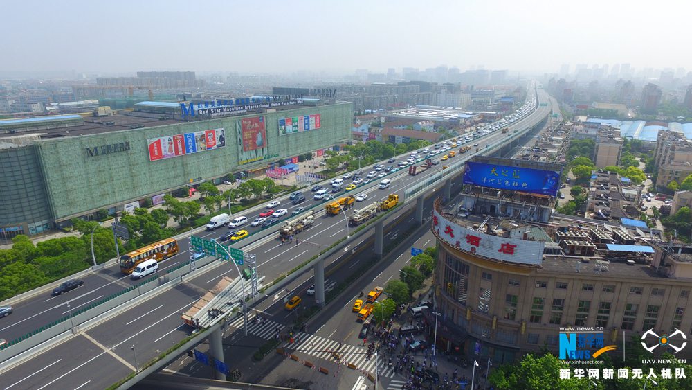 航拍直击上海中环高架桥车祸事故现场