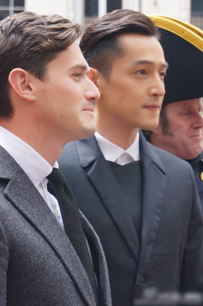 胡歌邓文迪小男友同框侧脸相似帅气不输