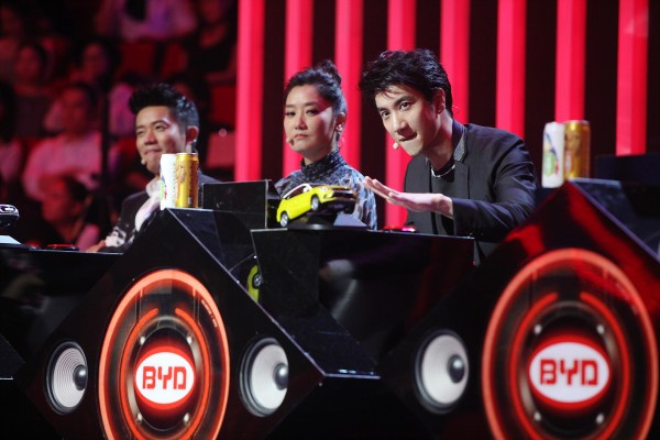 "盖世英雄"打造神曲 王力宏鸟叔偏爱网红大长腿_综艺要闻_娱乐频道