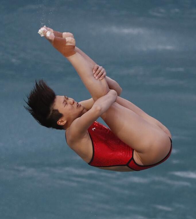 施廷懋加冕跳水女单3米板桂冠 何姿4年后再摘银