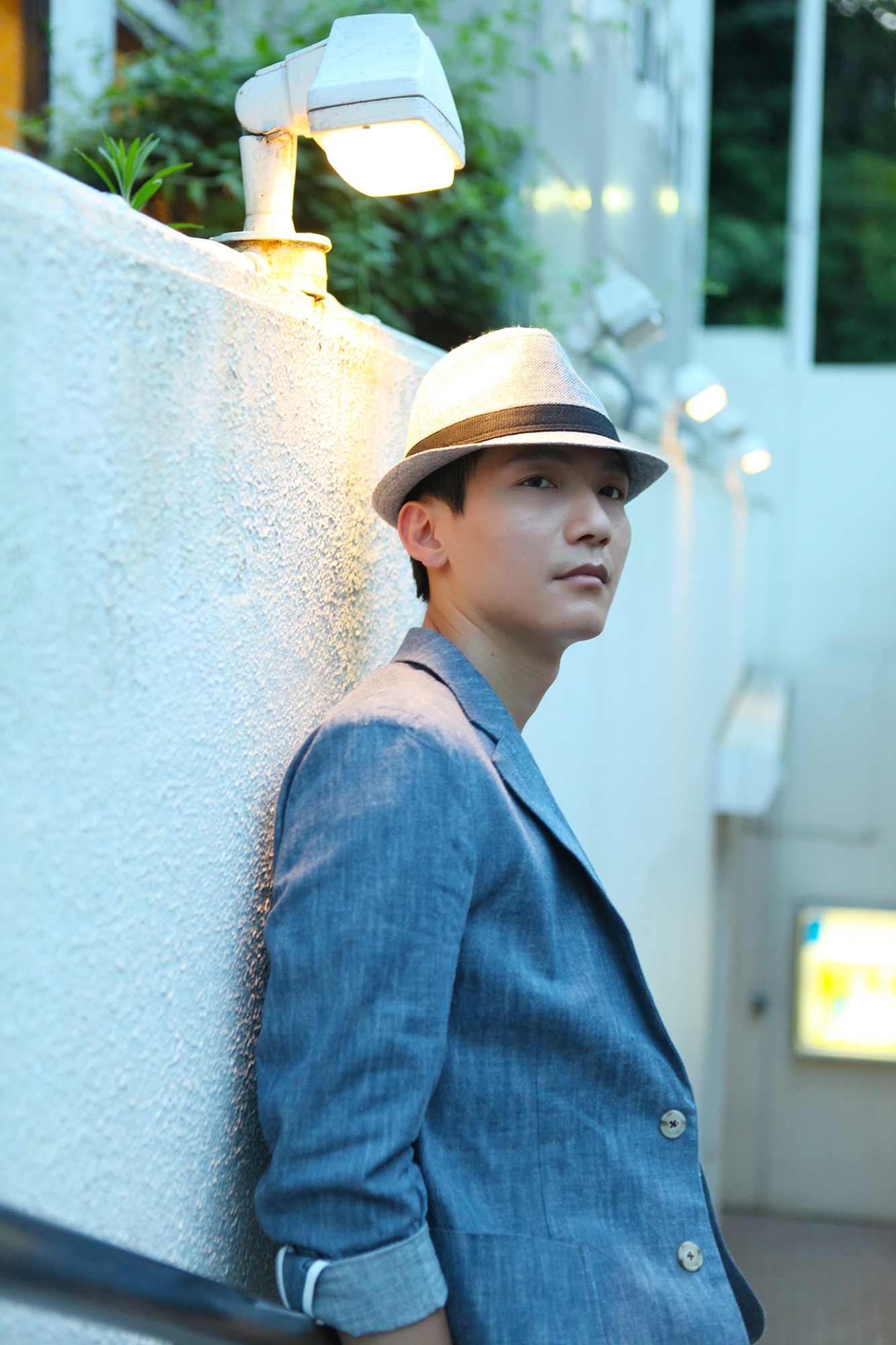 陈楚生日本街头简约沉稳随手拍曝光