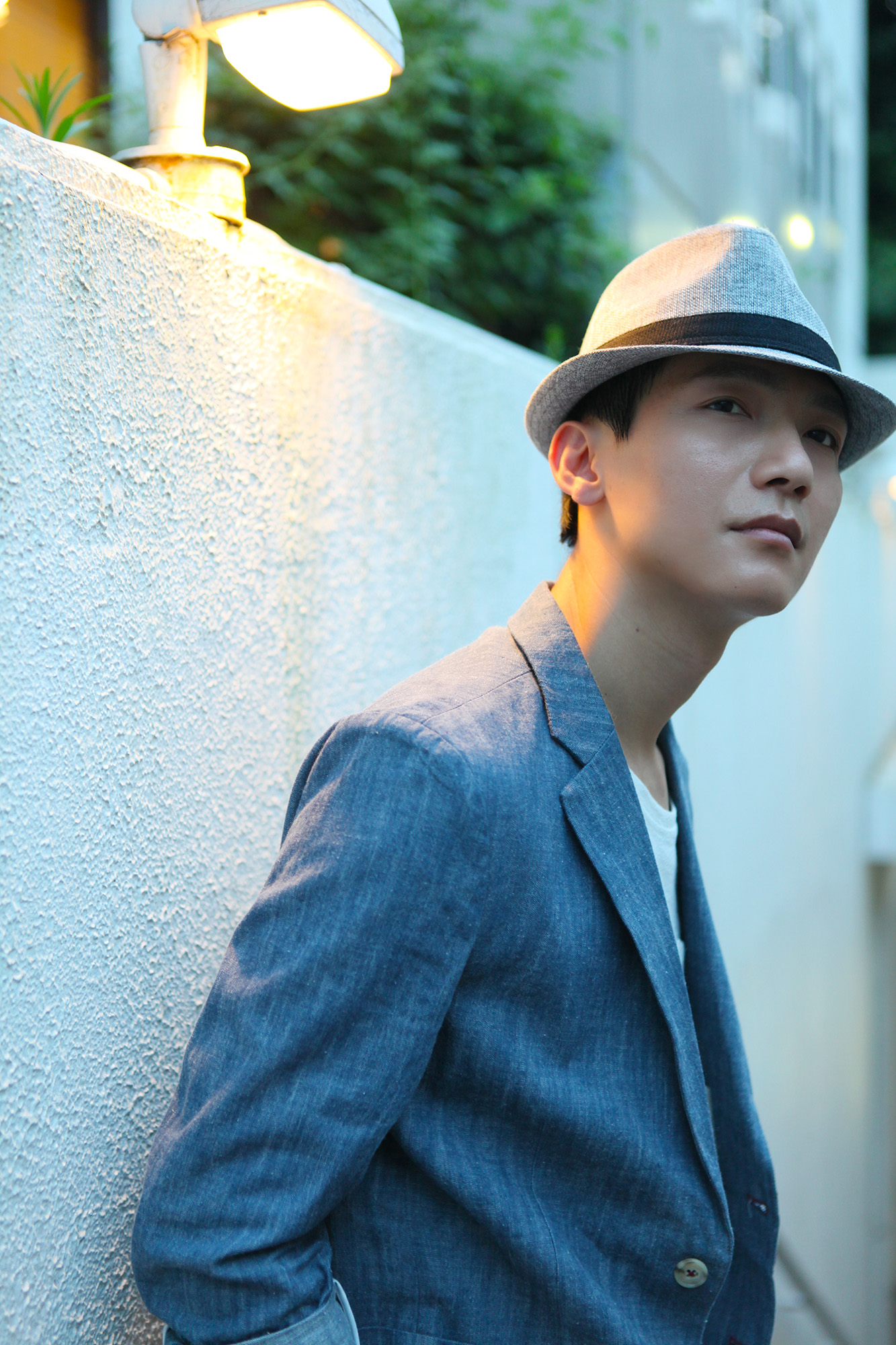 陈楚生日本街头简约沉稳随手拍曝光