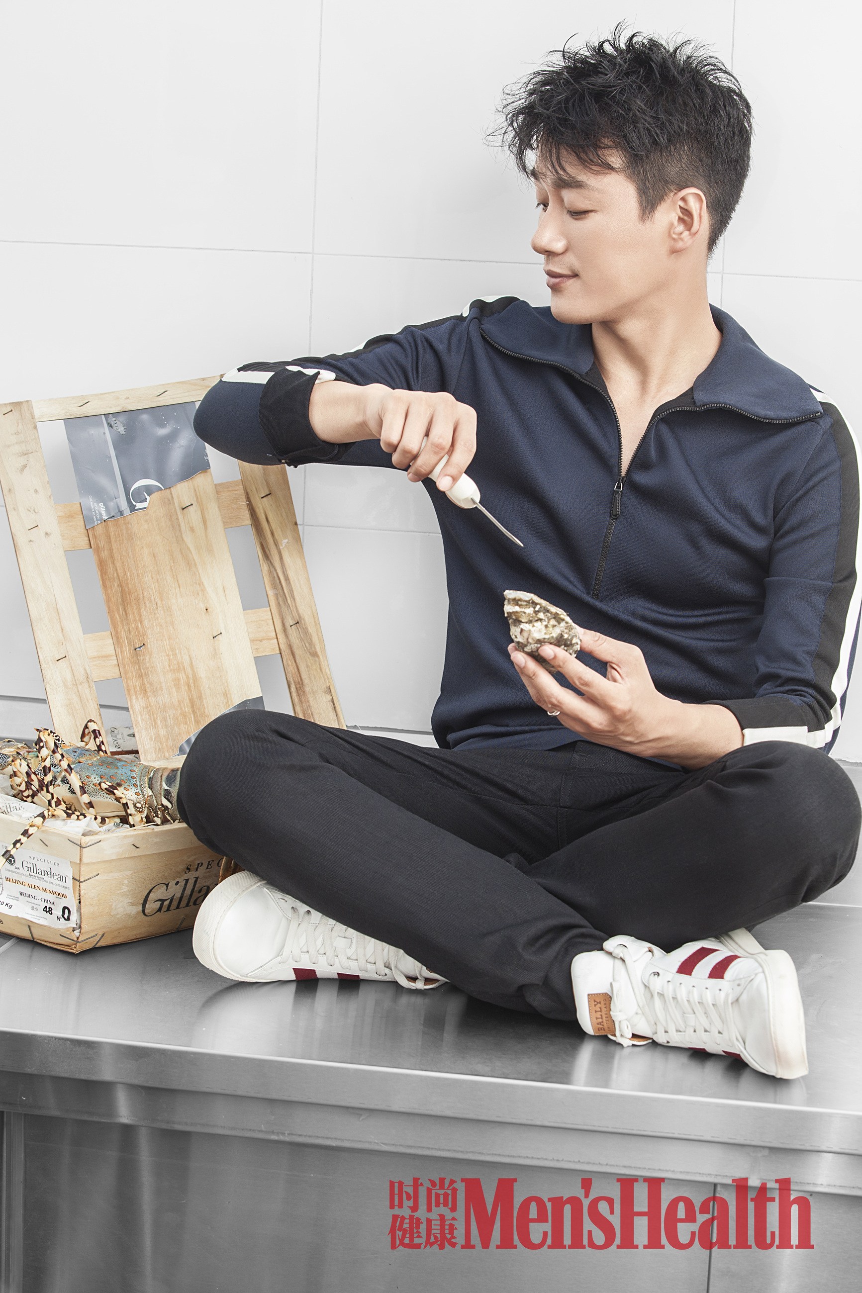 破尺度!佟大为最新封面大片露人鱼线